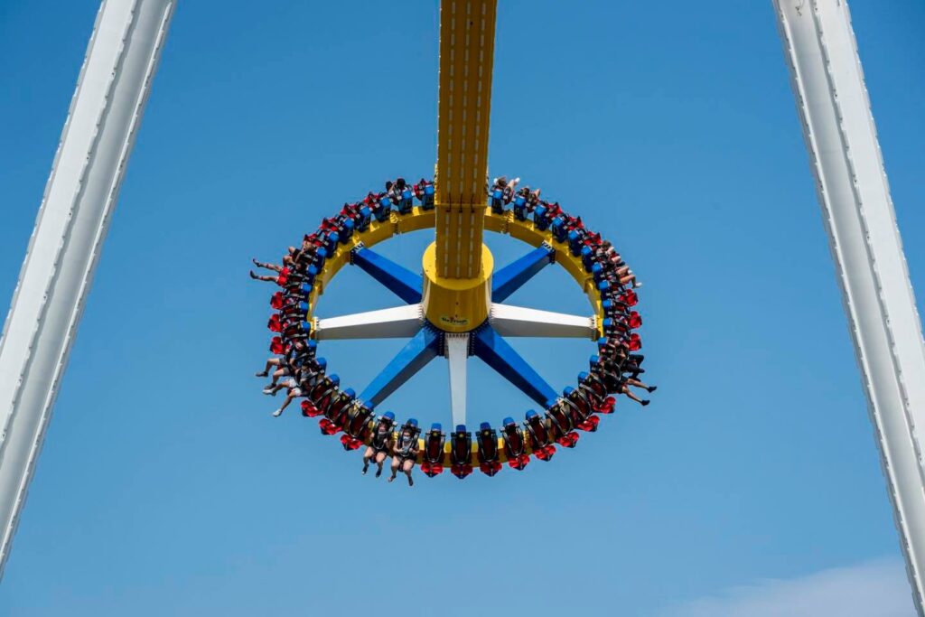 Wonder woman lasso of truth ride six flags in new jersey