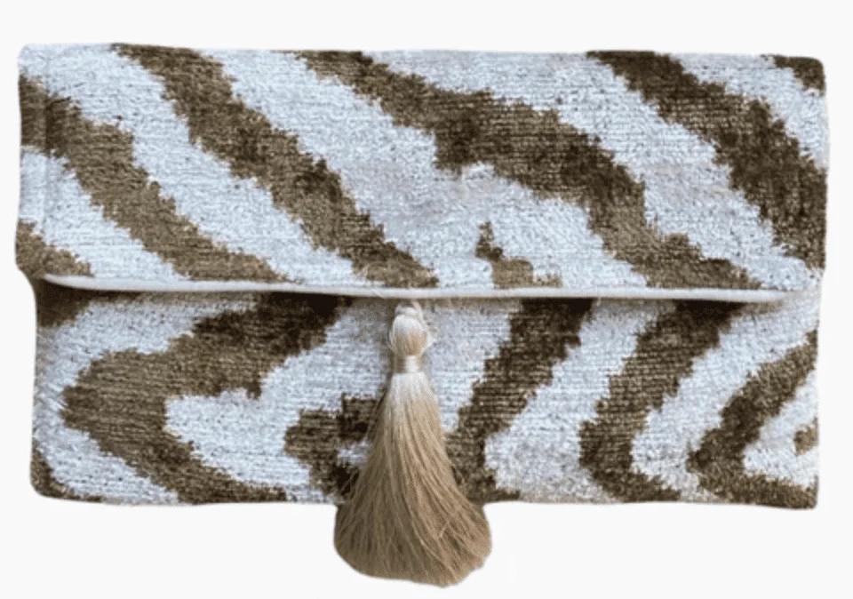 gift guide 2022 clutch 2 nj mom
