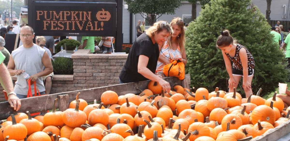 Garden State Plaza SATURDAY Fall Food and Music Fest