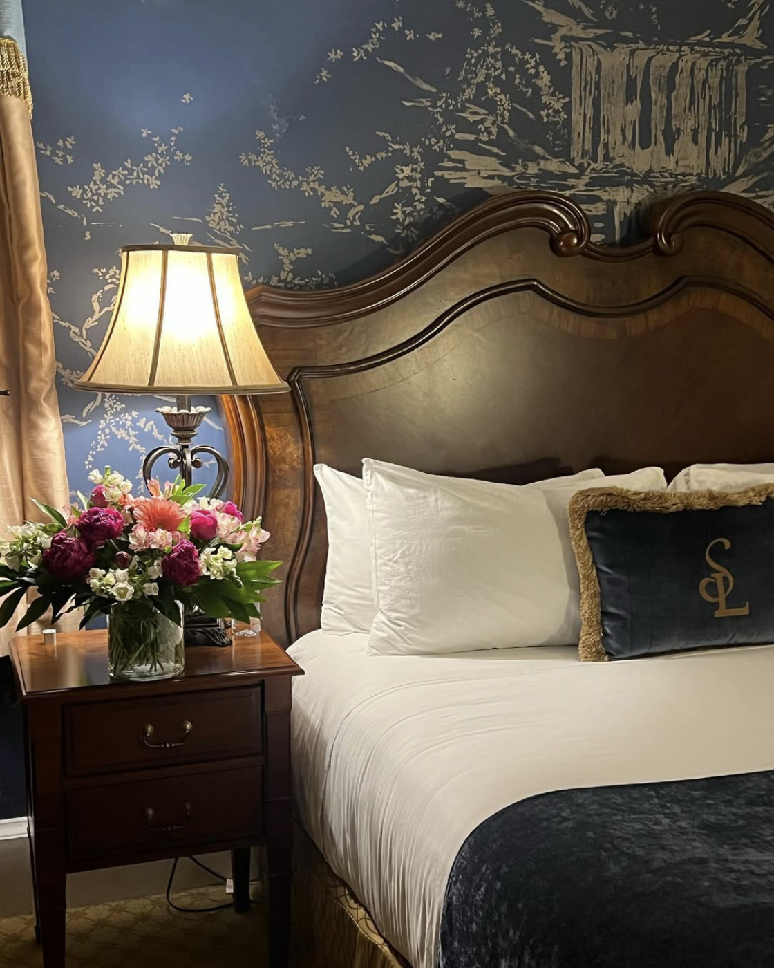 Skytop Lodge bed nj mom