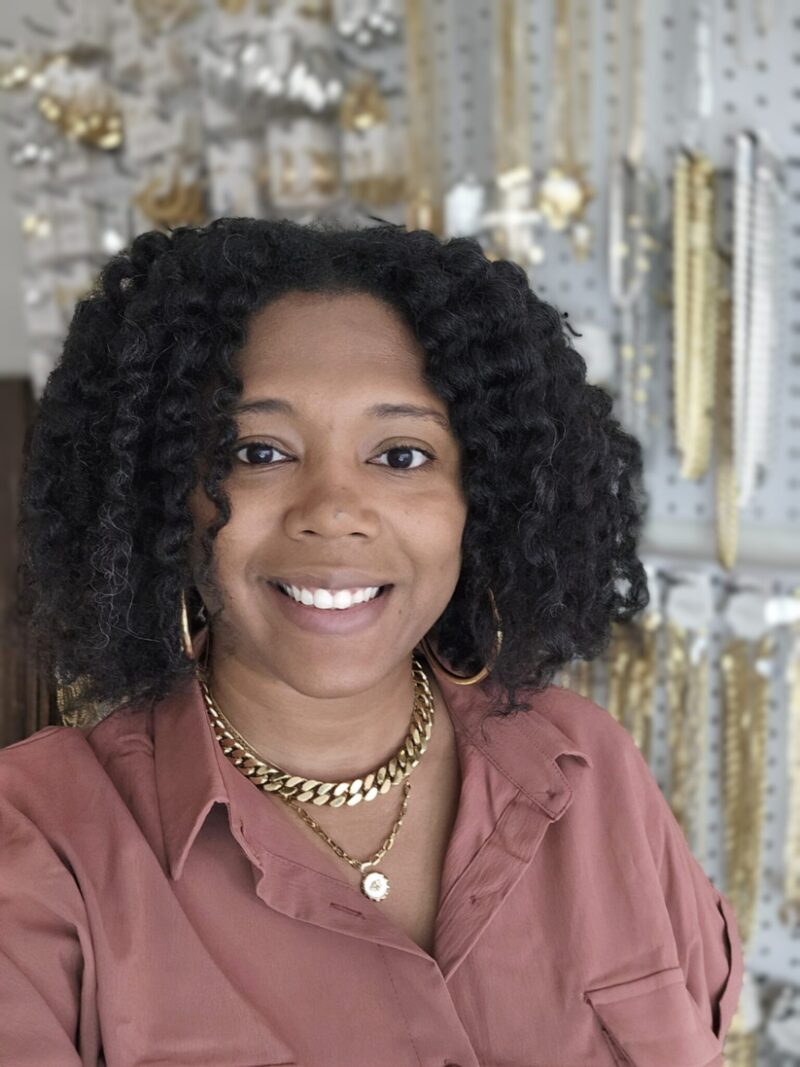 Ally Davis, Giselle Stella