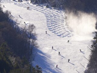 BlueMountainResort_SkiRun_Aerial