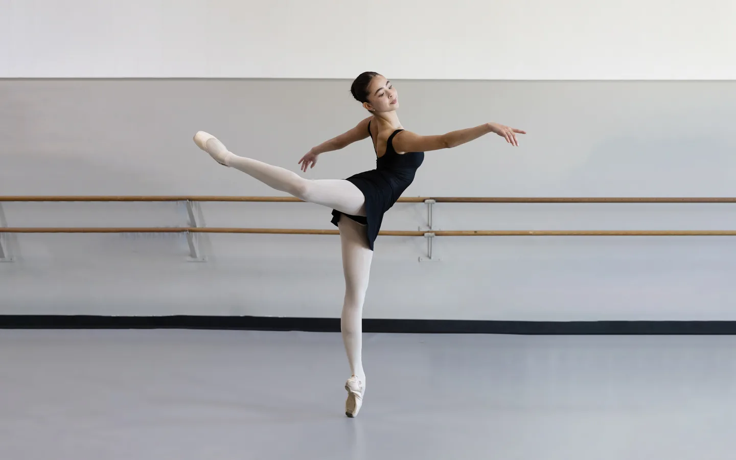 Princeton Ballet School pointe NJ MOM 5. Photo by Megan Teat Photography.