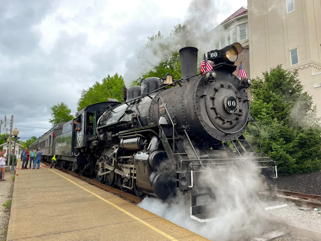 Black and River Railroad Hunterdon County nj mom