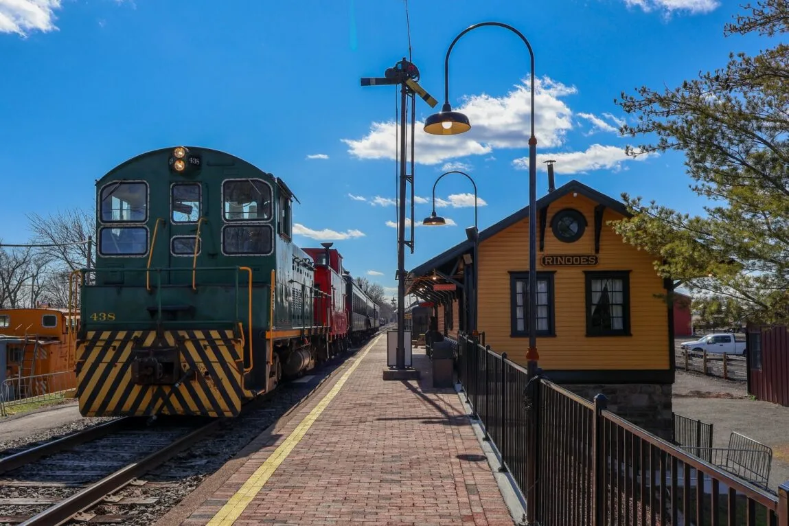 Black River & Western Railroad green nj mom